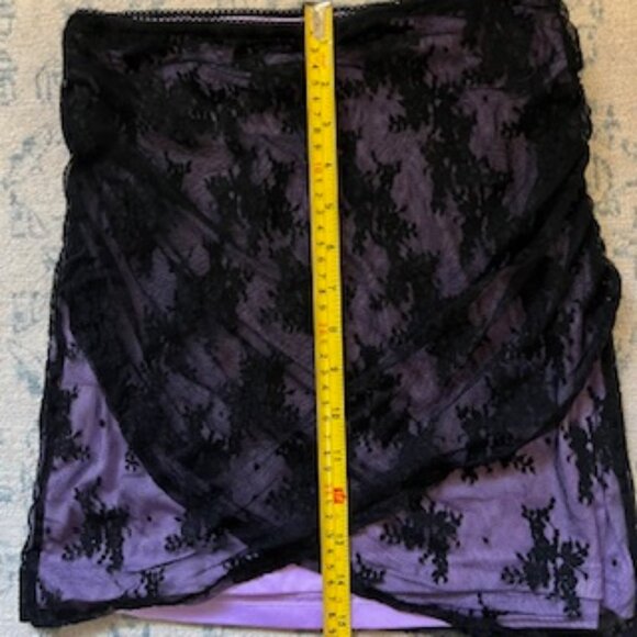 🧡 3/15 Urban Outfitters Mini Skirt with Lace/Mesh Like Design Women’s M - Picture 6 of 9